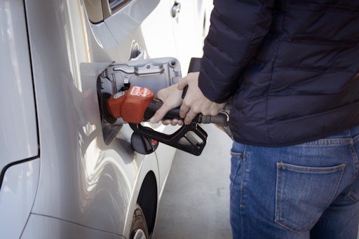 commerce de détail de carburants et de lubrifiants