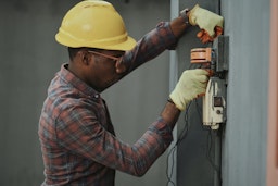 Devenir électricien