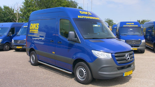 Mercedes Sprinter (09m³) | Rent it at DIKS car rental