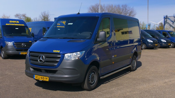 Mercedes Sprinter Double Cab (MM) | Rent it at DIKS car rental