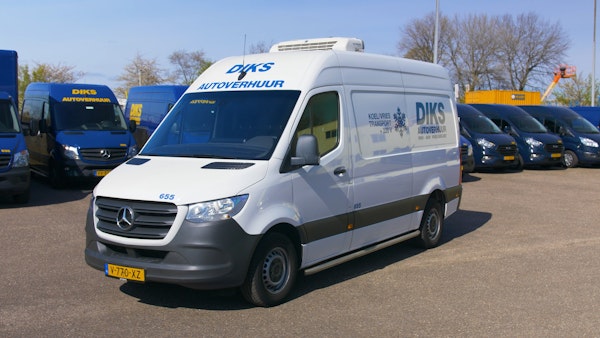 Mercedes Sprinter koel/vries + 220V nachtkoeling (11V) | Huur 'm bij DIKS autoverhuur