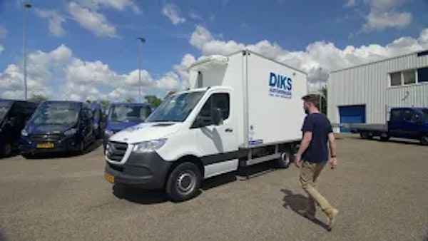 How does the refrigerated truck (Thermo King) work?
