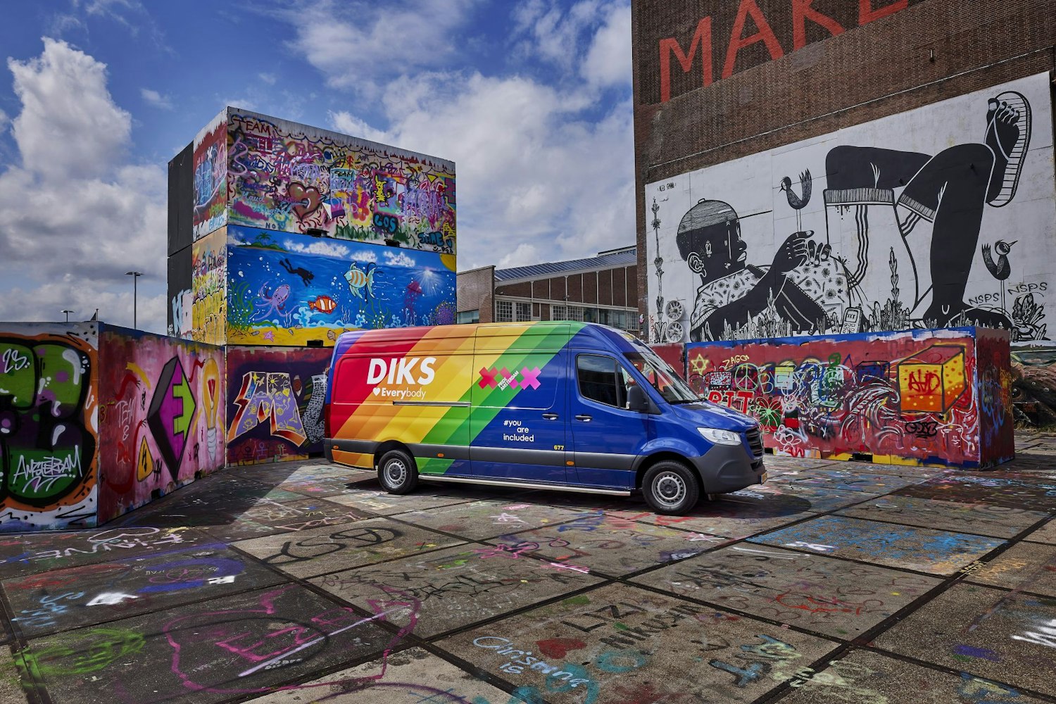 DIKS pride bus in Amsterdam Noord