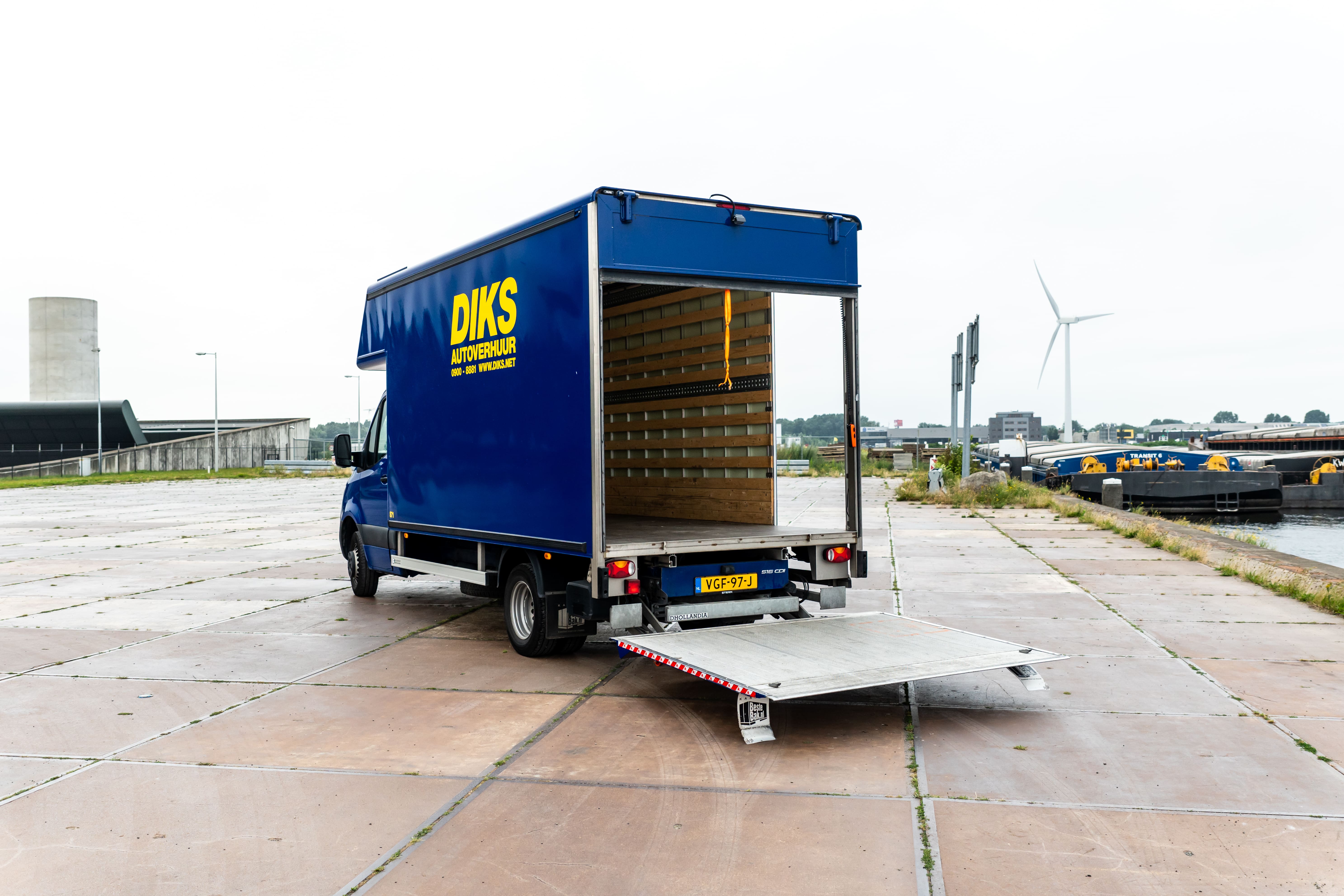 DIKS van with tailgate