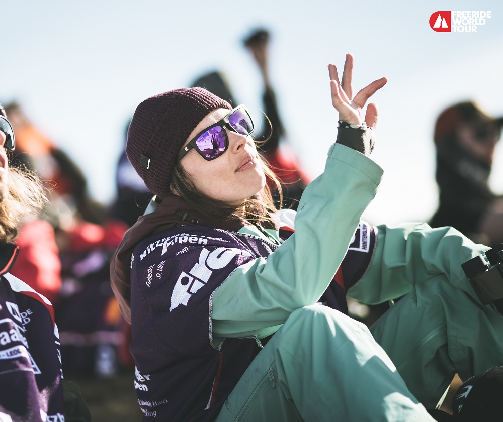 SunGod ambassador Niki Kelly scouts out her line at the face inspection Photo: M.Knoll