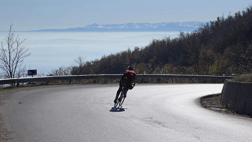 Dropping into the valley after a long climb gave the legs a chance to recover whilst we took in the breathtaking scenery