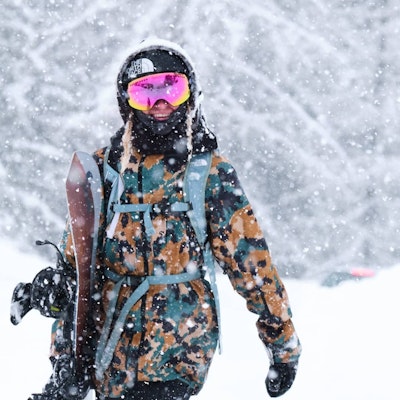 INTRODUCING @freerideworldtour Snowboarder @michaeladavismeehan to the SunGod Pro Team 👊⁠
⁠
Having secured 2nd place overall in the FWT20, her rookie year on the tour, Michaela is only just getting started. As the first Aussie to have won a stop on the tour, she has her goals set on becoming World Champion in 2021. Go send it Michaela!⁠
⁠
Read Michaela's athlete profile 👉 follow the link in our bio.⁠
⁠
#lifelooksbetter #adventureproof ⁠
⁠
PC: @adventuristes