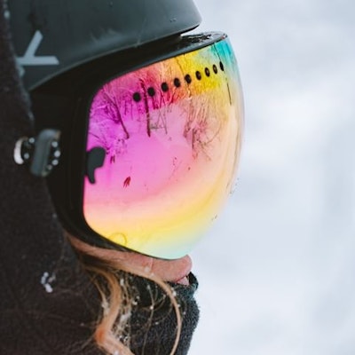 It's dumping POW across Europe. Time to get to know our goggles. Here's 5 Hero features... ⁣⁠
⁣⁠
1. 4KO®snow Lens Technology. ✔️⁣⁠
2. 100% UV Protection ✔️⁣⁠
3. Interchangeable lenses for all conditions ✔️⁣⁠
4. Active anti-fog vents ✔️⁣⁠
5. Lifetime Guarantee ✔️⁣⁠
⁣⁠
#lifelooksbetter #adventureproof⁣⁠
⁣⁠
PC: @olivegodboldphoto