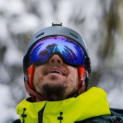 All hail the snowgods, there's some fresh POW on the way 🙏⁠
⁣⁠
#lifelooksbetter #adventureproof ⁣⁠