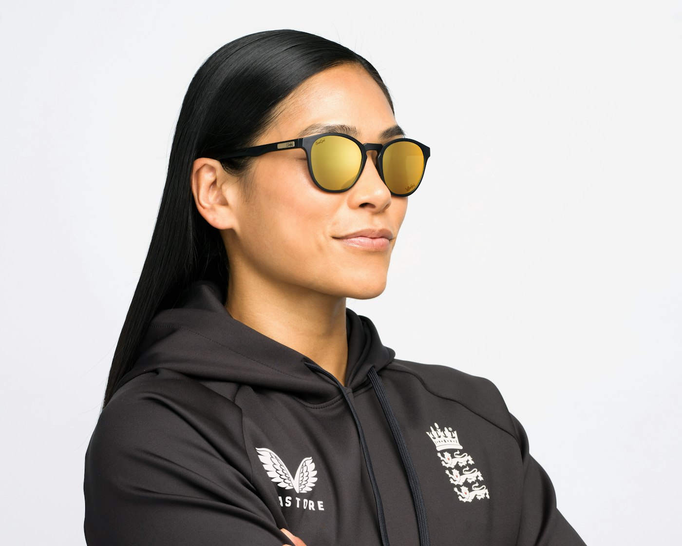 Female model wearing Miras ECB Sunglasses