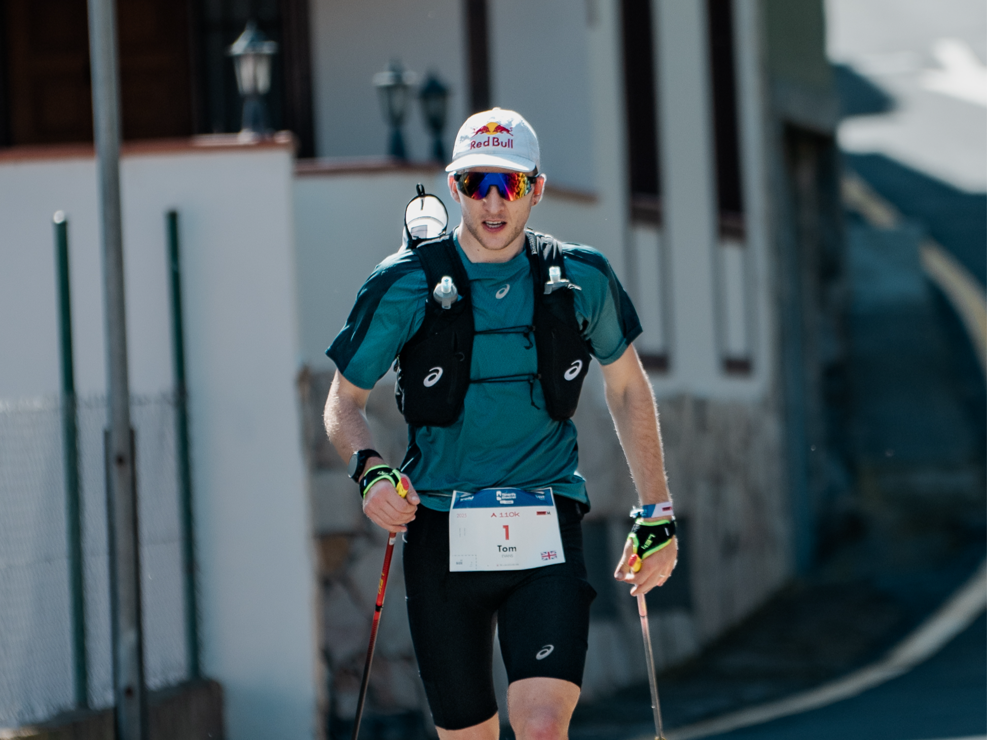 Tom Evans running the Tenerife Bluetrail
