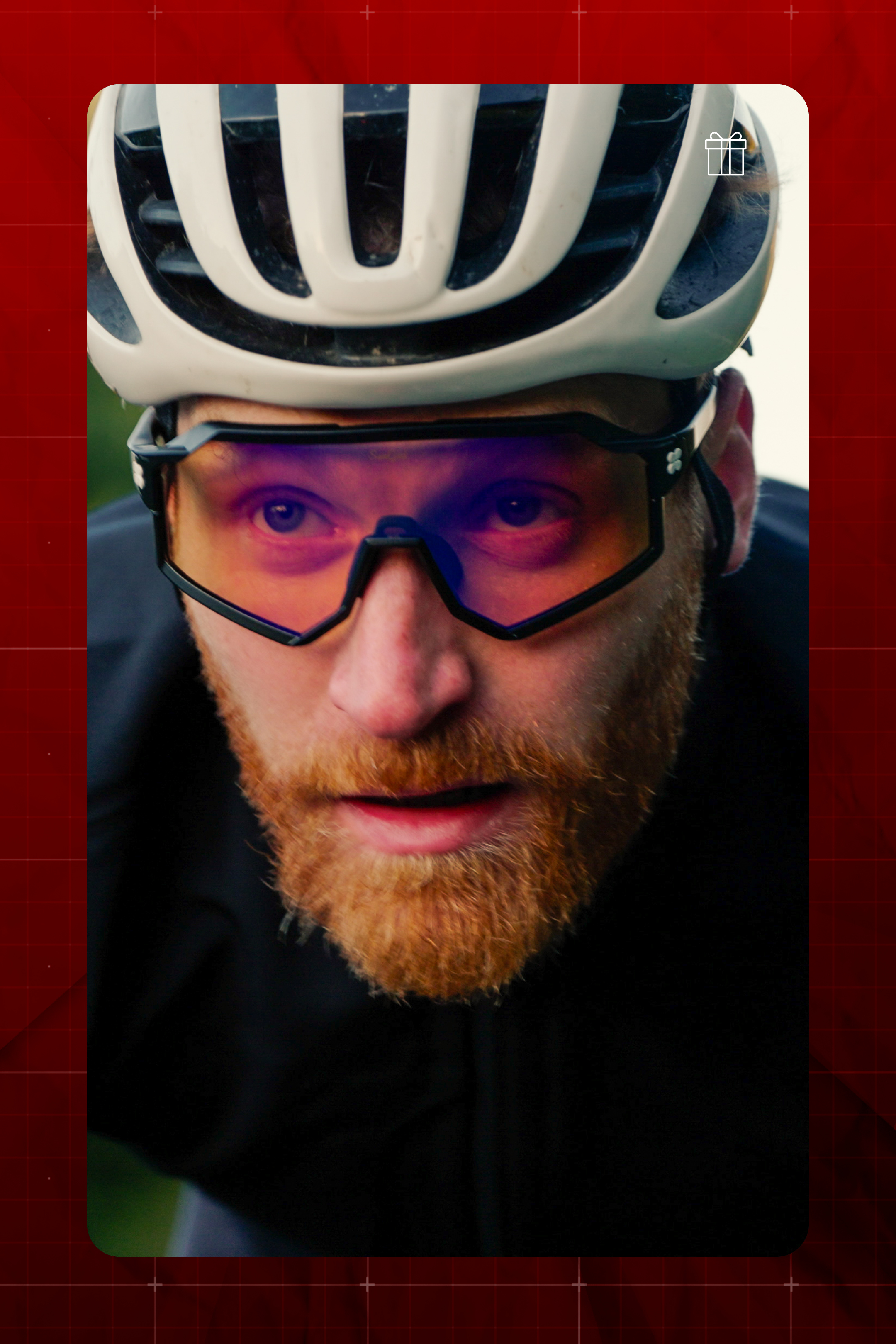 Close up of man wearing sunglasses