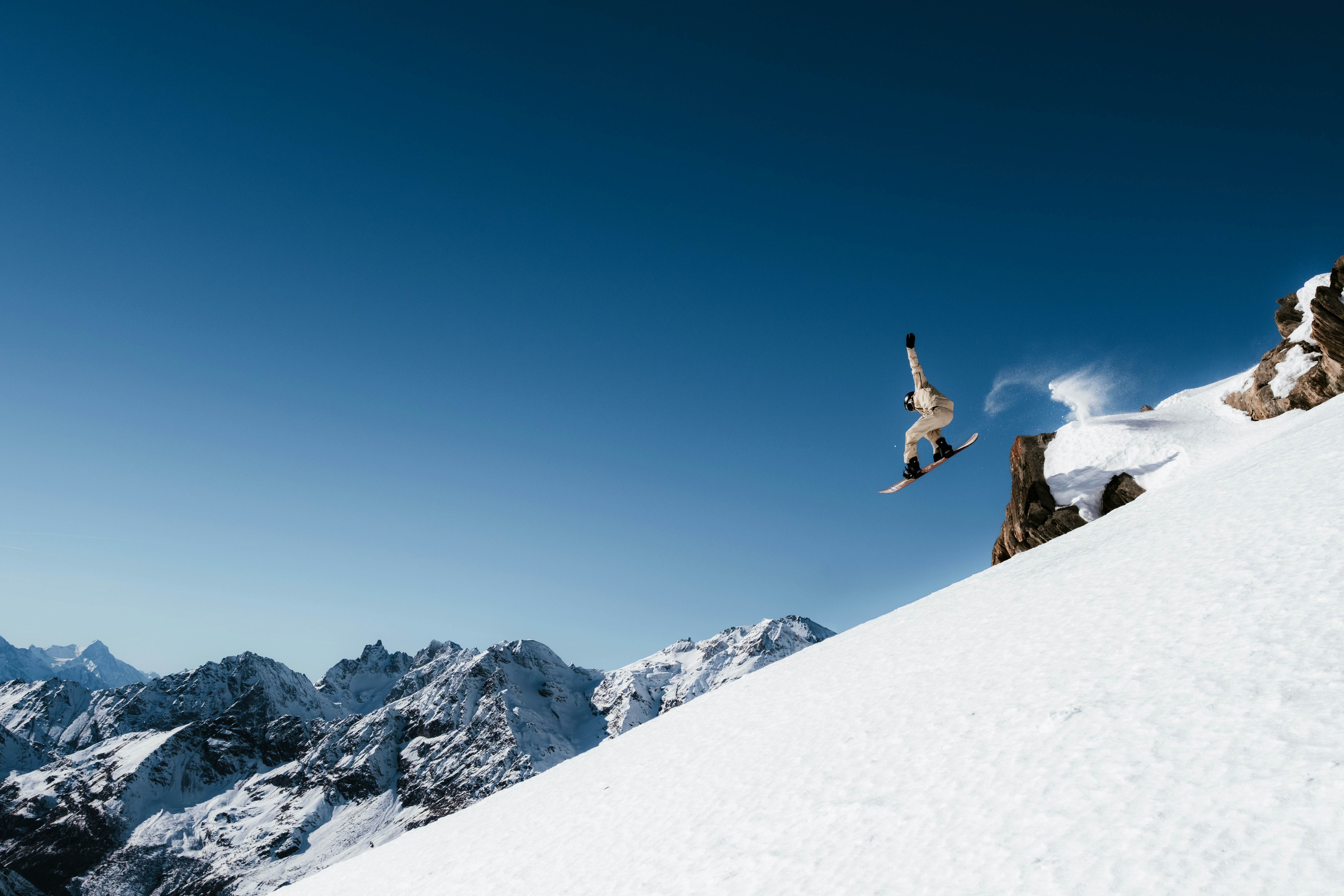 Sacha Balicco snowboarding