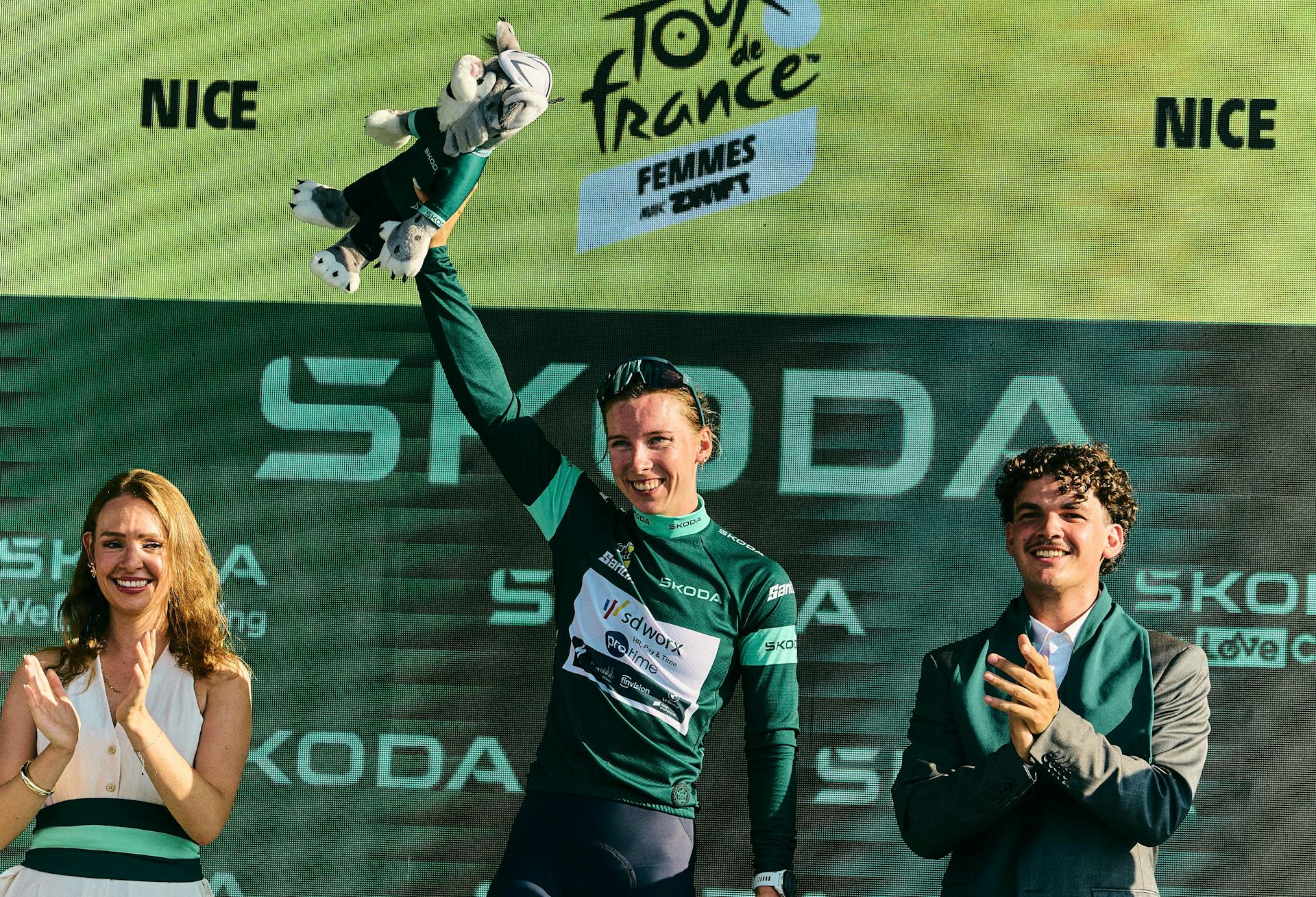 Lorena Wiebes winning TDFF