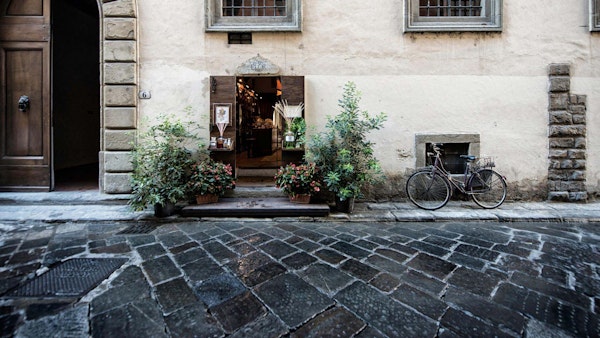 L'ingresso su Borgo Santa Croce