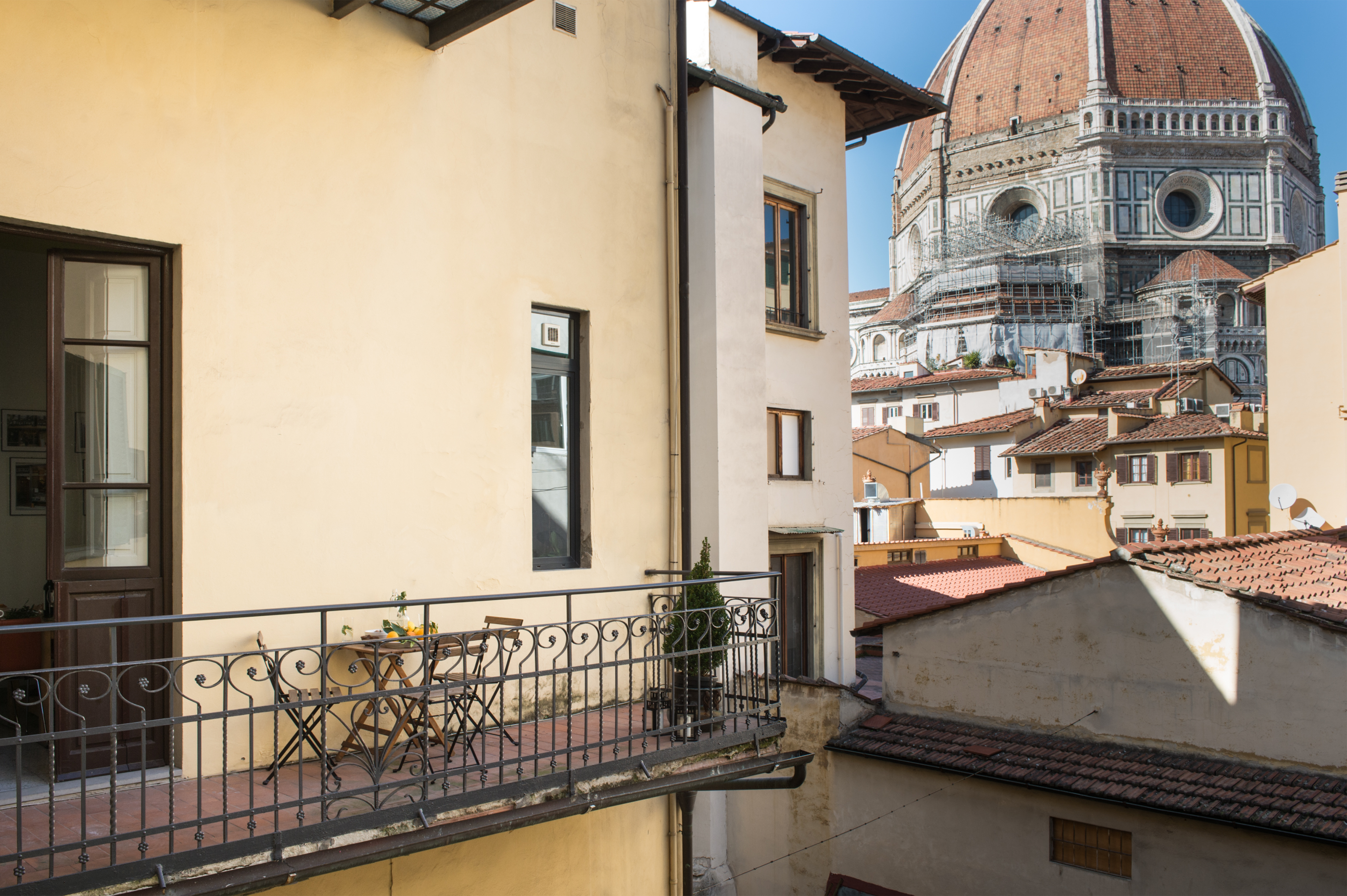 Creative Apartment Near Duomo with Simple Decor