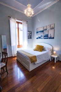 TULIPANO accommodation acacia firenze