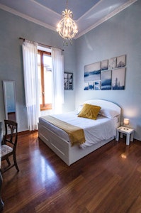 TULIPANO accommodation acacia firenze