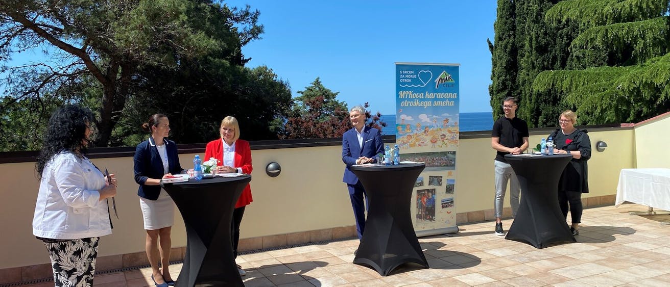 okrogla miza ob napovedi 16. Mikove karavane na Debelem Rtiču