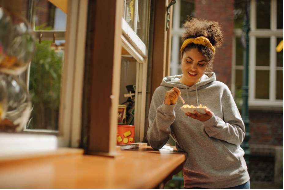 Herne, ikona nemške kulinarike Curry-Wurst pri Fortuna-Bude v muzeju Unser Fritz © DZT/  Julia Nimke