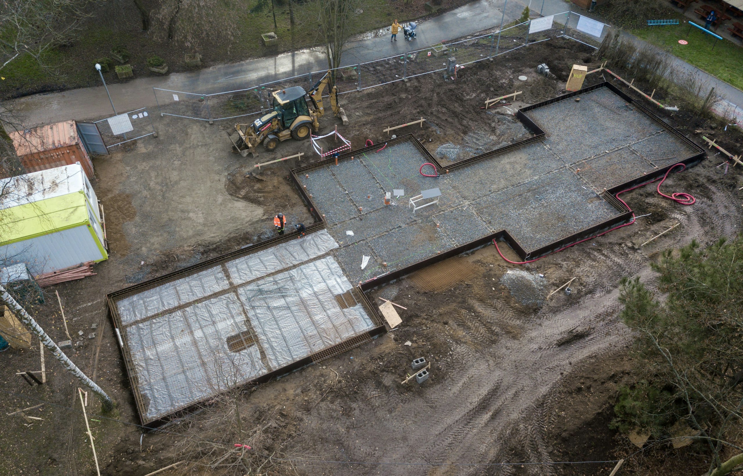 Práce na základové desce nového skautského domu ve Vyškově