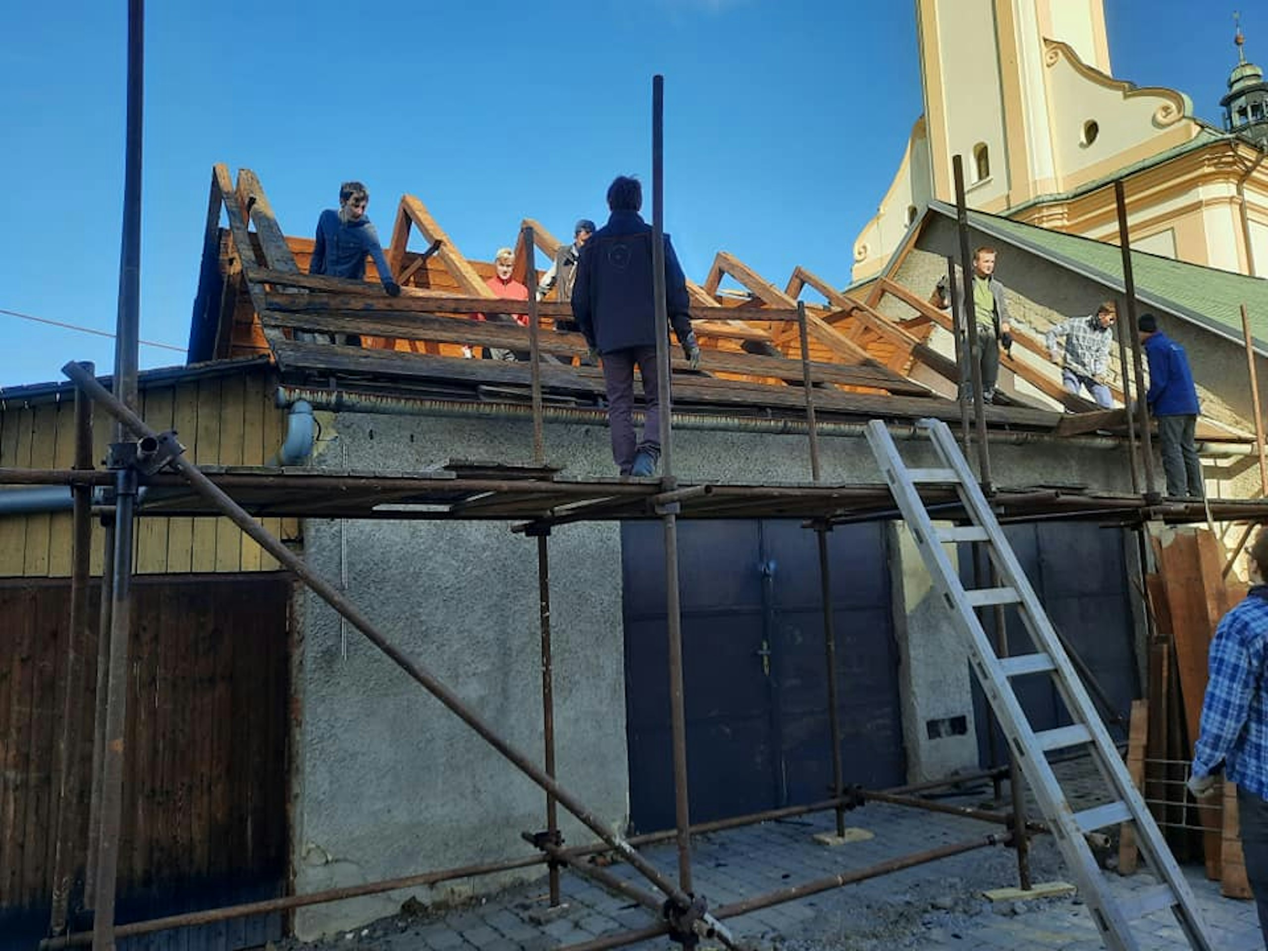 Demolice části skautské klubovny v Ostravě – Staré Bělé