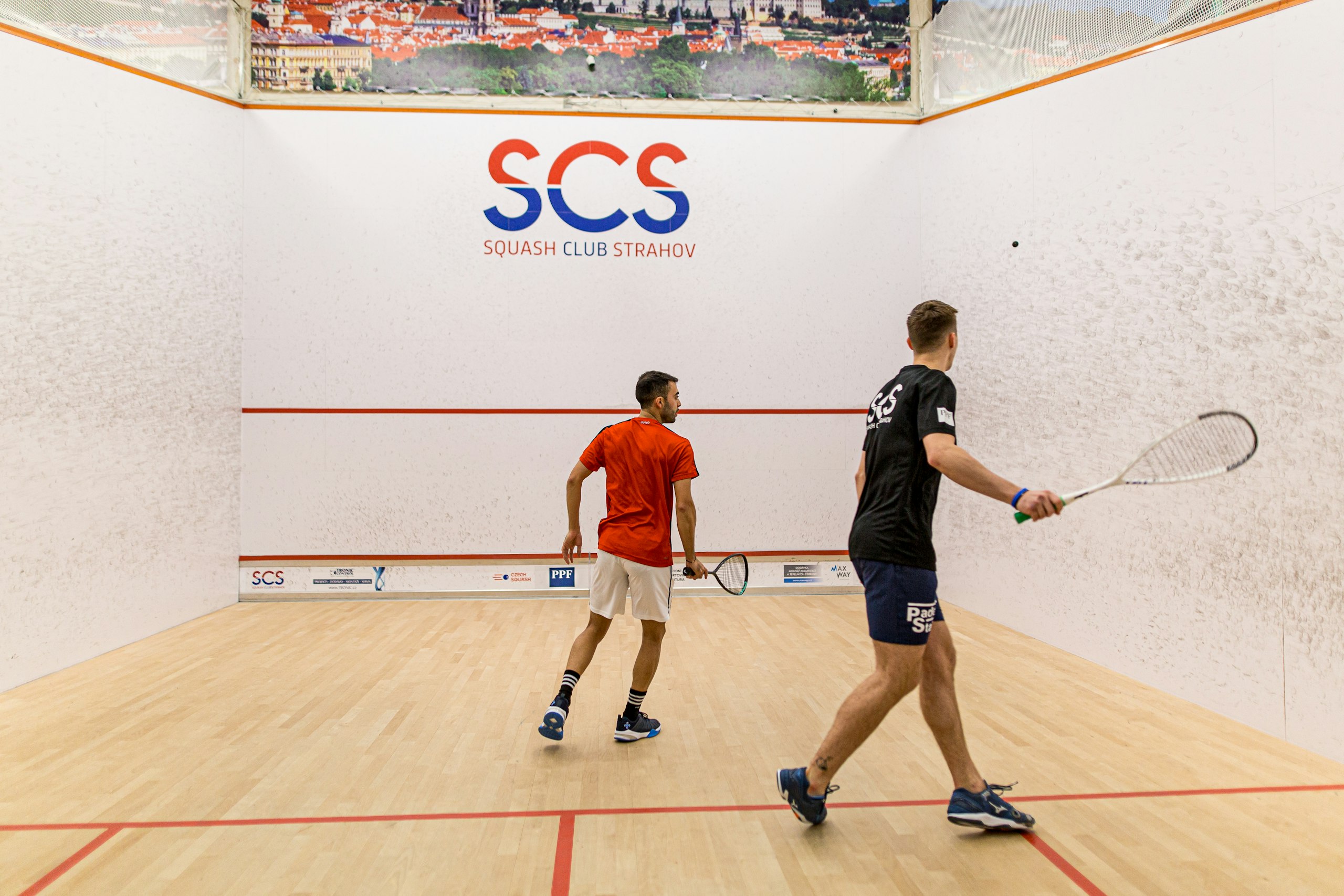 Hráči squashe na kurtu Squash Clubu Strahov