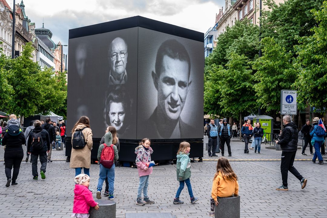 Nezapomeňme 80, Václavské náměstí v Praze, 8. 5. 2025, foto: Jana Plavec