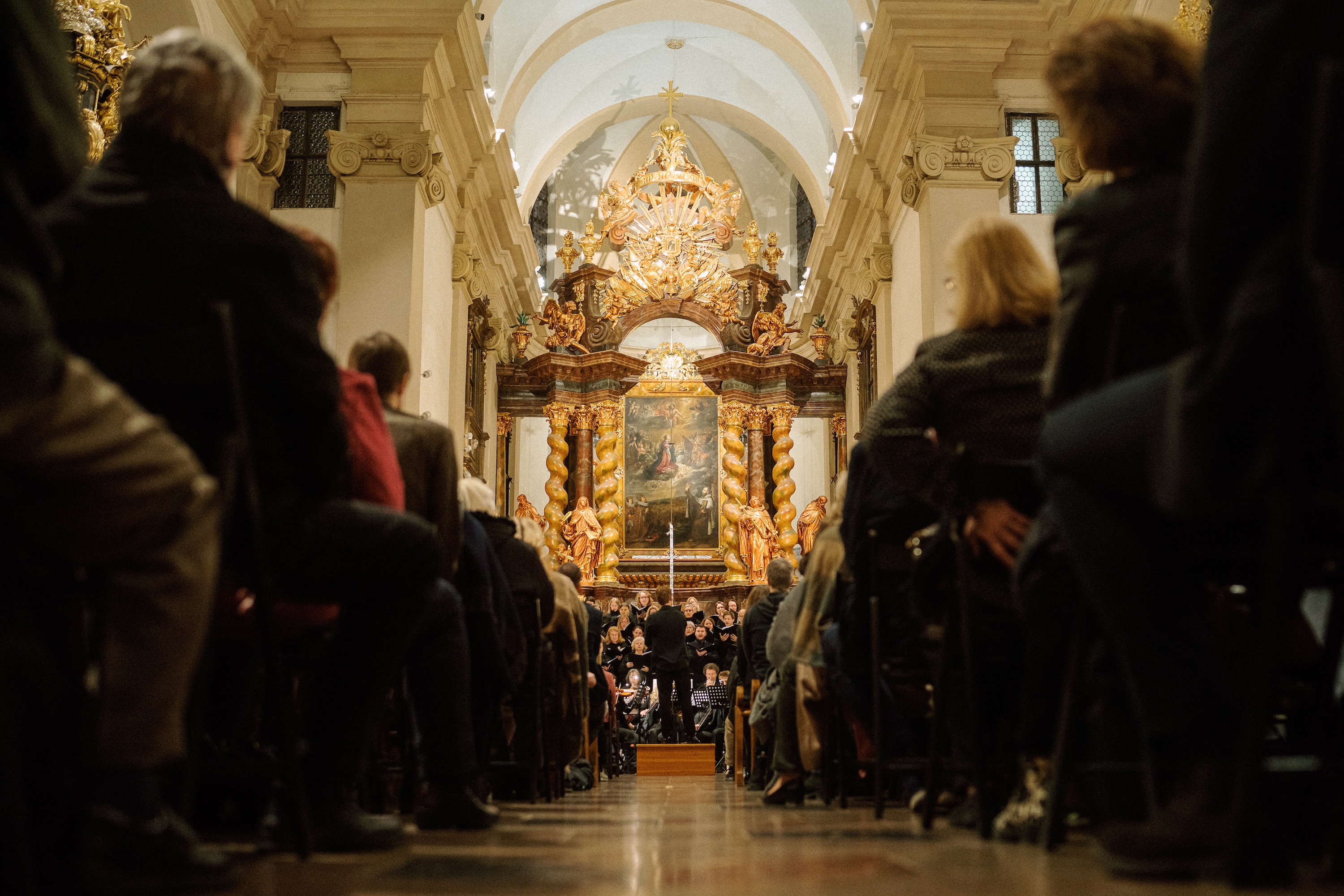 Janek Makarius, Miloš Říha: Večerní mše v kostele Pražského Jezulátka
