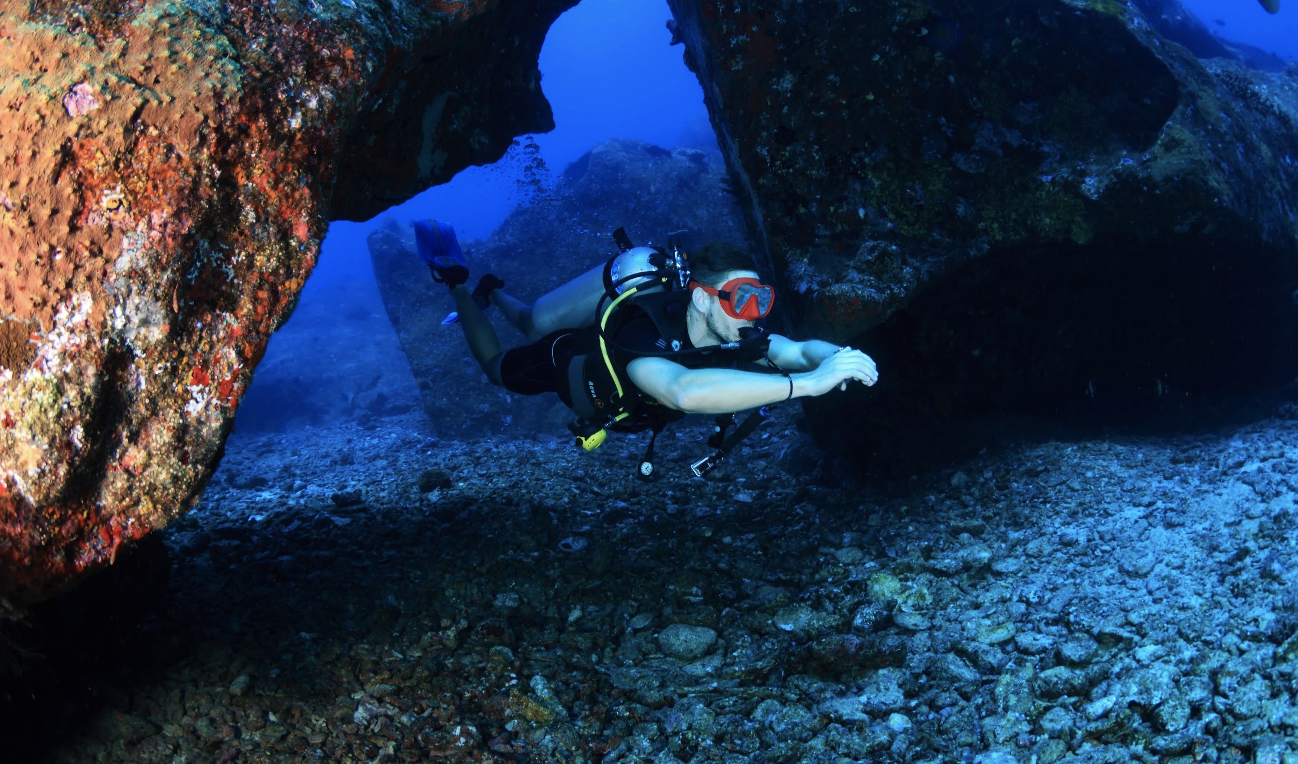 Jannik Luyten diving