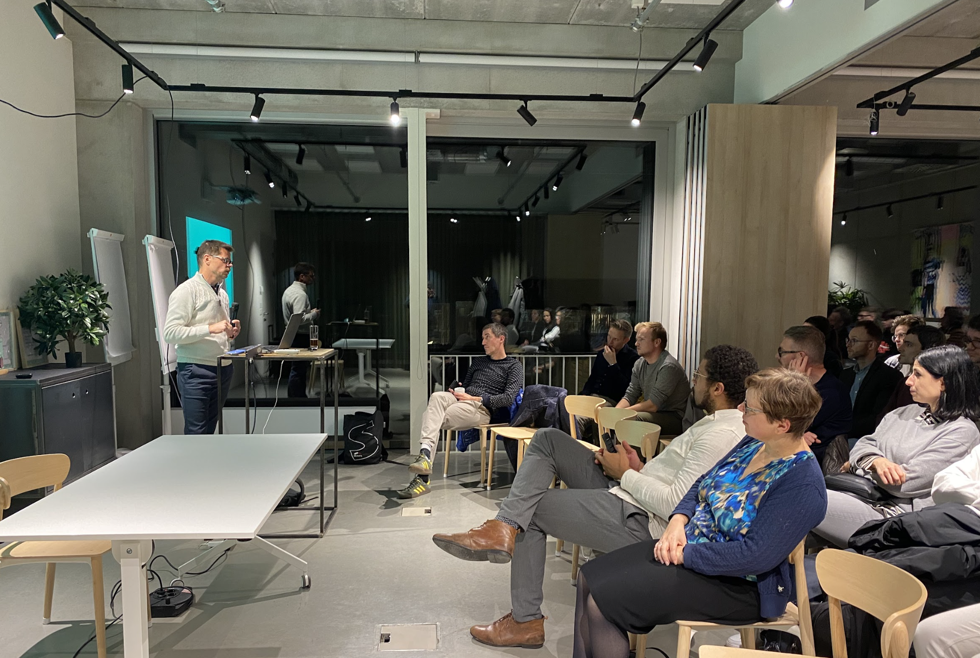 Tom Baeyens at our data mesh belgium meetup