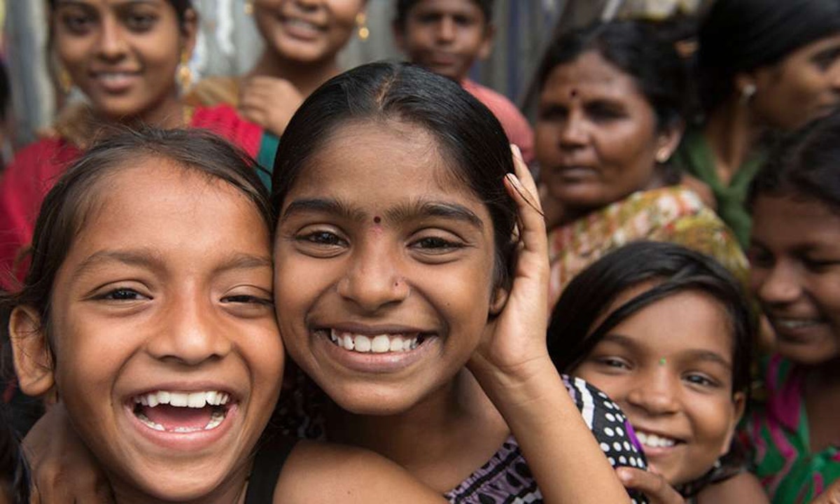 Happy india. Happy public day. Happy republic day india. фото индия и счастливые люди. с днем независимости индии на английском.