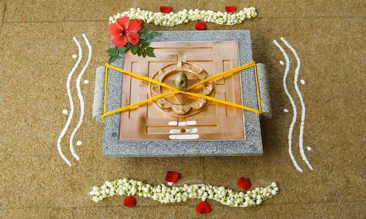 देवी यंत्र : सिर्फ पत्थर व धातु या फिर एक आशीर्वाद?