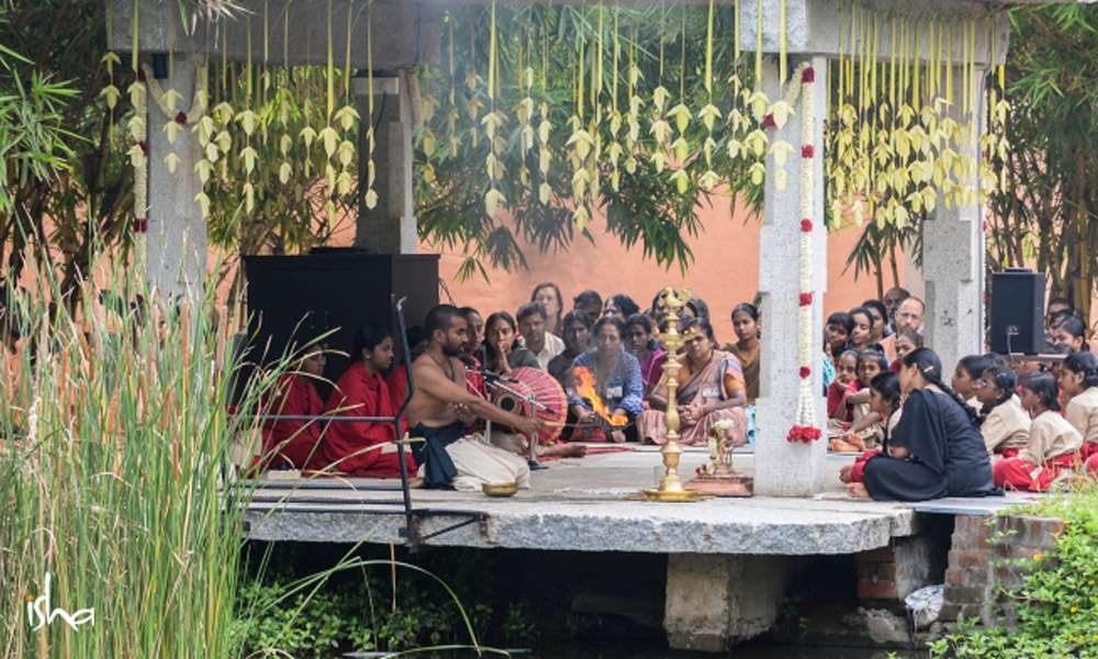 Kalabhairava Ashtakam with Lyrics and Meaning - Isha Foundation