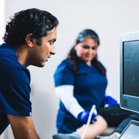 San Diego Cardiac's cardiologists performing an ultrasound on a patient