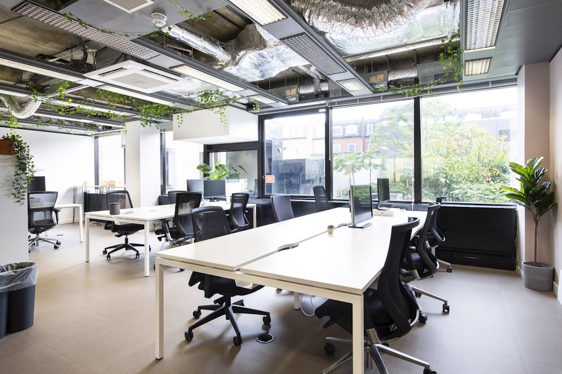 Borough Market 14 Person Office | Runway East