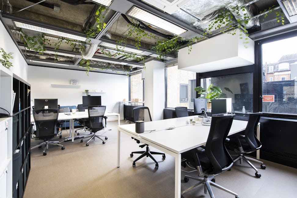 Borough Market 14 Person Office | Runway East