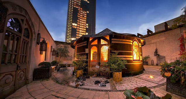 https://www.datocms-assets.com/46385/1654091257-bedouin-tent.jpg?auto=format&fit=max&q=50&w=636