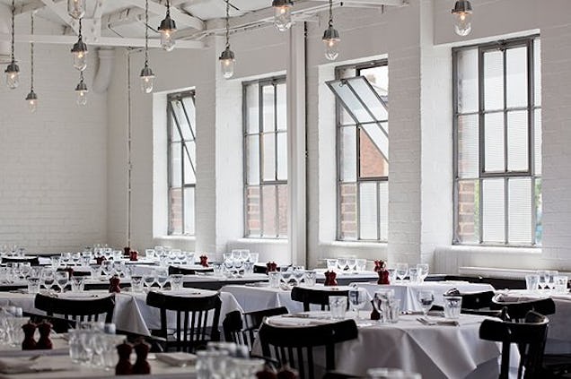 https://www.datocms-assets.com/46385/1654529236-bistrotheque.jpeg?auto=format&fit=max&q=50&w=636