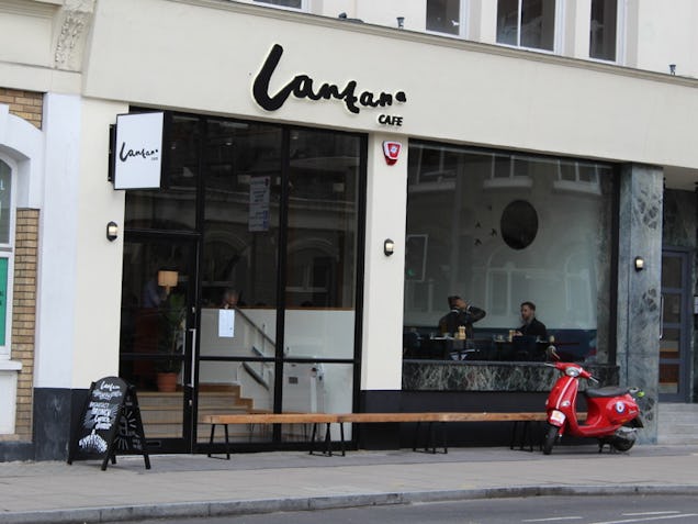 https://www.datocms-assets.com/46385/1655810364-lantana-coffee.jpg?auto=format&fit=max&q=50&w=636
