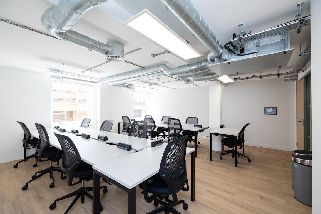 Runway East Shoreditch 14 person office space