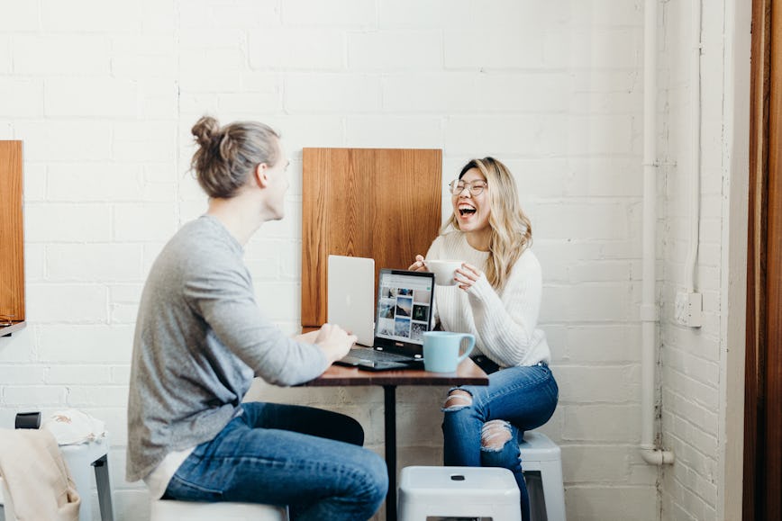 https://www.datocms-assets.com/46385/1675261000-meeting-work-laugh-coffee.jpg?auto=format&fit=max&q=50&w=868