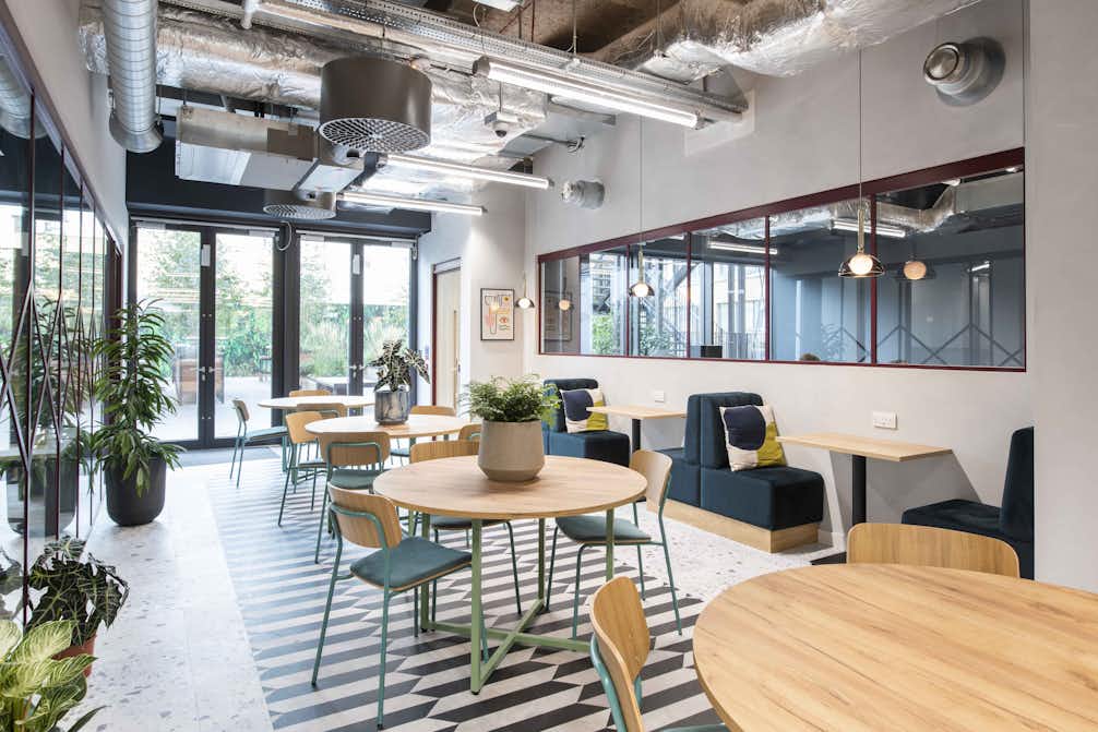 https://www.datocms-assets.com/46385/1715610184-breakout-event-space-aldgate-east.jpg?auto=format&fit=max&q=30&w=1006