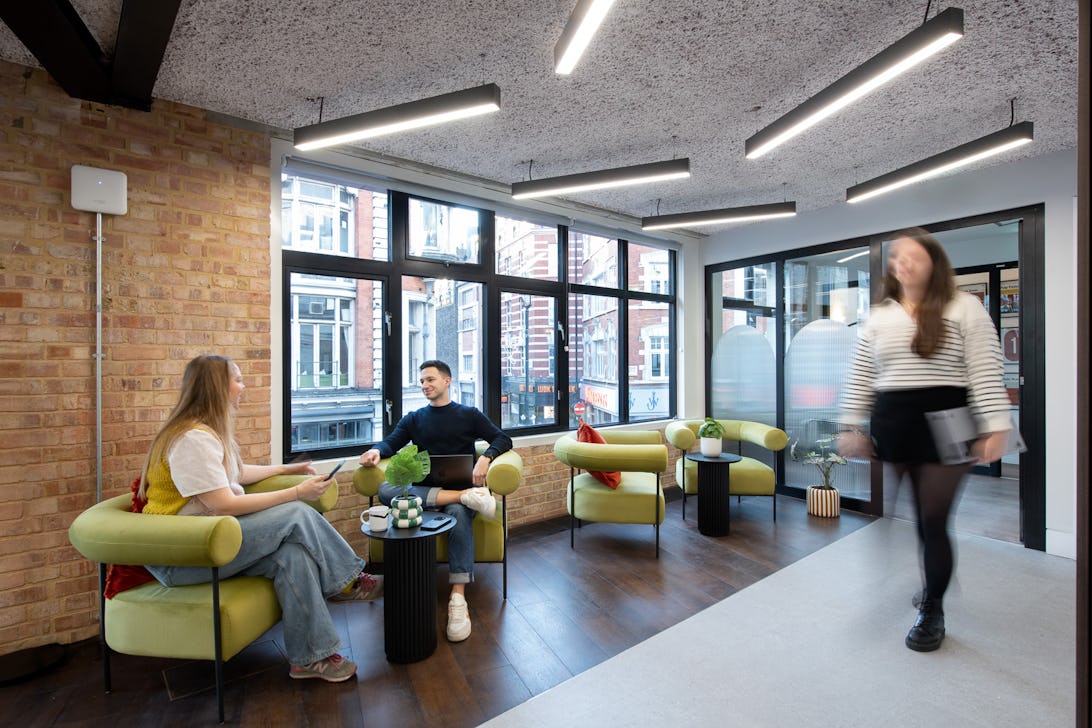https://www.datocms-assets.com/46385/1733753158-56_wardourstreet_day2_261124_2.jpg?auto=format&fit=max&q=50&w=1092