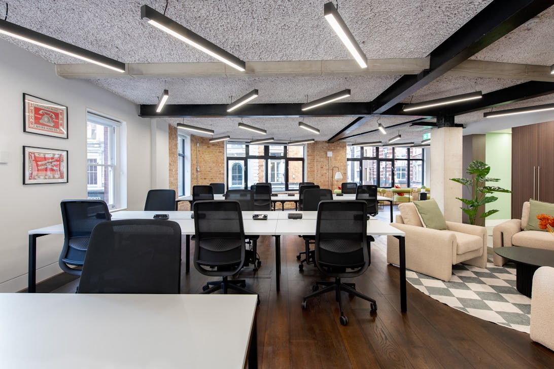 https://www.datocms-assets.com/46385/1733753364-56_wardourstreet_interiors_261124_11.jpg?auto=format&fit=max&q=50&w=1092