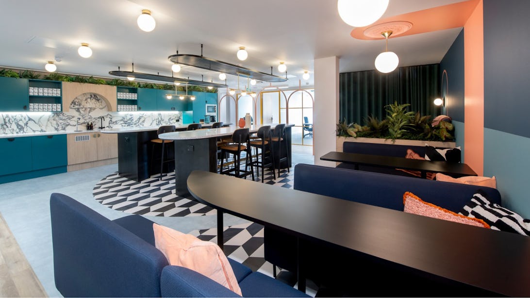 https://www.datocms-assets.com/46385/1745501962-bath-second-floor-kitchen.jpg?auto=format&fit=max&q=50&w=1092