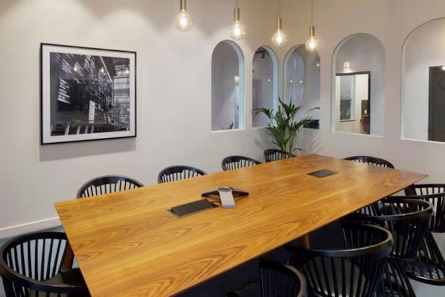 Fora Belle House Meeting Room