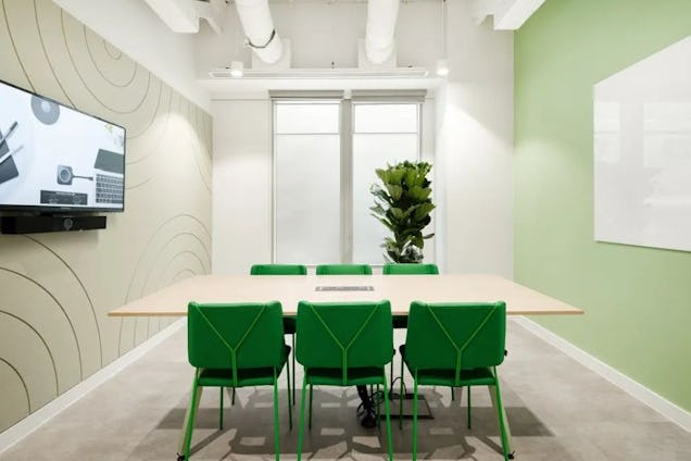 Huckletree Liverpool Street Meeting Room