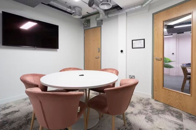 Runway East Shoreditch - Laurent Meeting Room