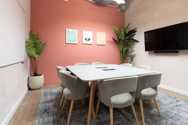 Runway East Aldgate East - Sully Meeting Room